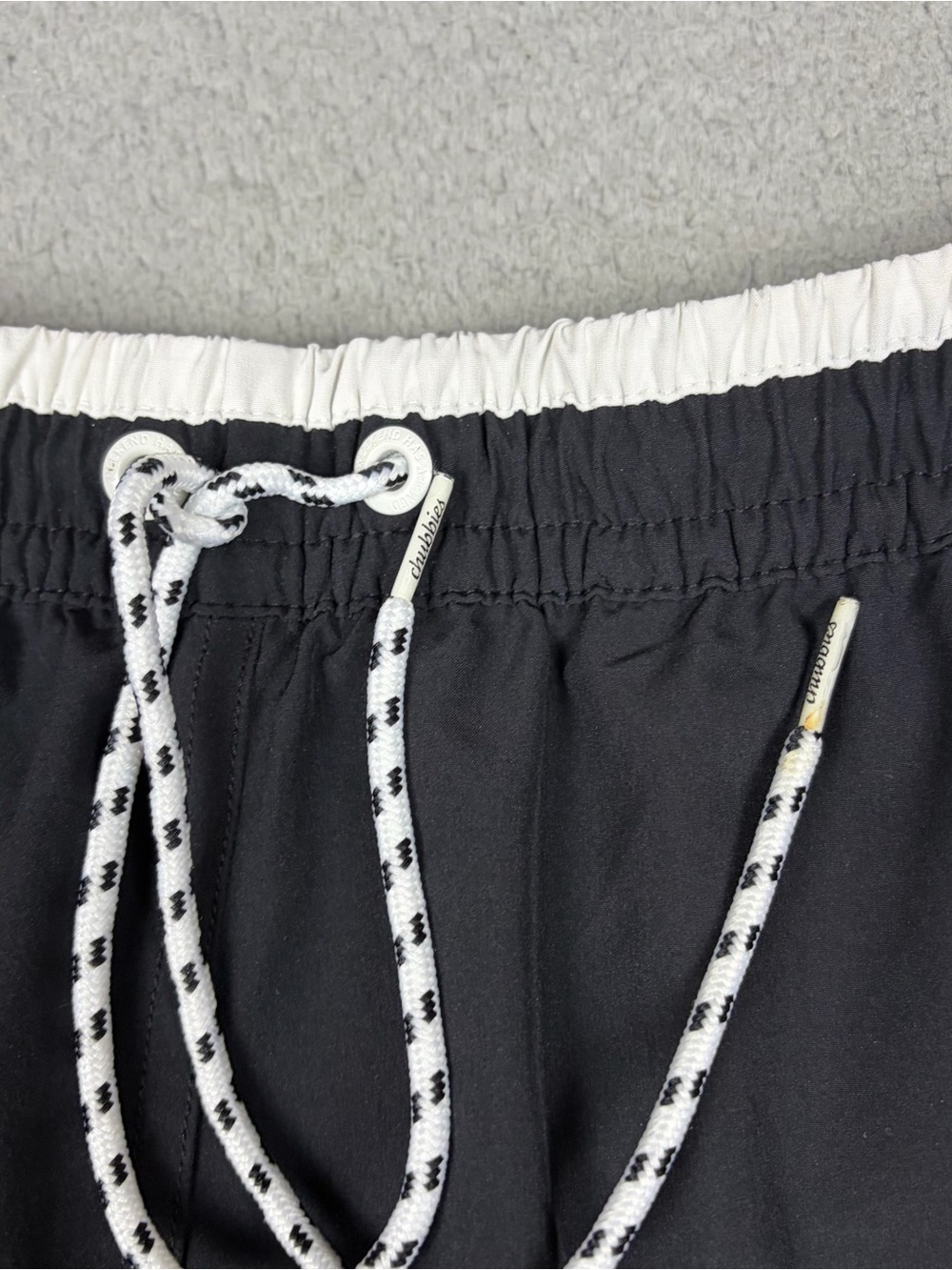 chubbies Swim Trunks Men’s Medium Black Lined Drawstring Beach 5.5” Inseam - Picture 3 of 12